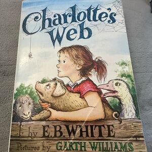 Charlotte's Web by E.B. White - Illustrated Edition